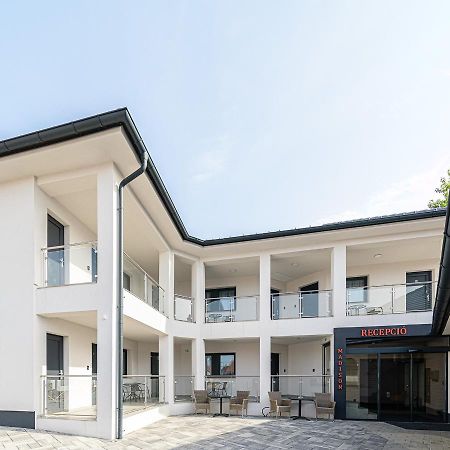 Hotel Jam Panzio Kapuvár Esterno foto