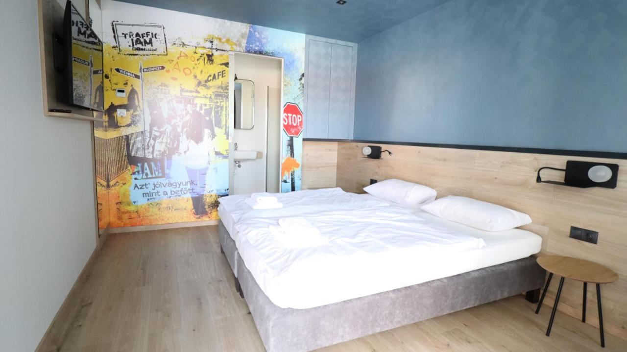 Hotel Jam Panzio Kapuvár Esterno foto