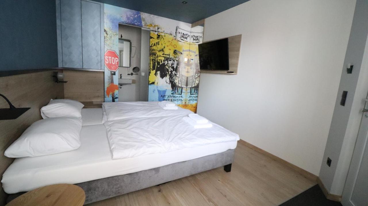 Hotel Jam Panzio Kapuvár Esterno foto