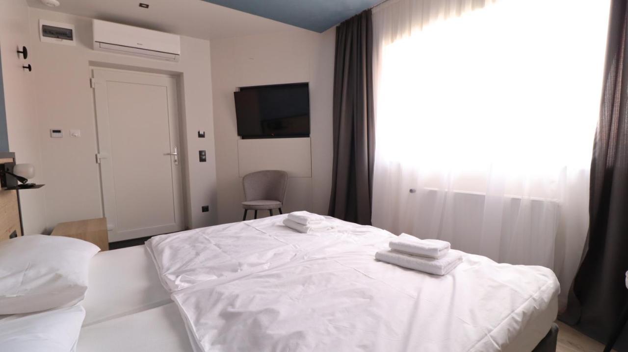 Hotel Jam Panzio Kapuvár Esterno foto