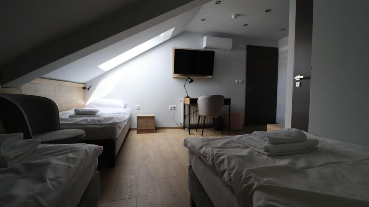Hotel Jam Panzio Kapuvár Esterno foto